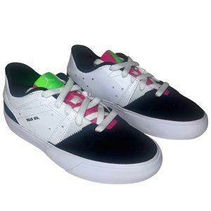 [DM3383-105] Womens Jordan Series .05 White/Black-Green Sneaker size 6.5